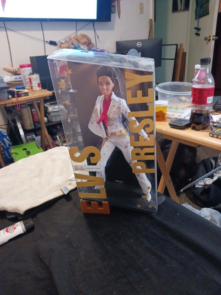 Signature Elvis Presley Barbie