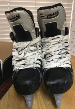 Supreme Bauer Ice Hockey Skate Size: 8