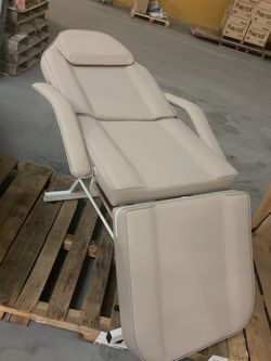 7 Professional Spa Treatment Beds – 2 Electric + 5 Manual