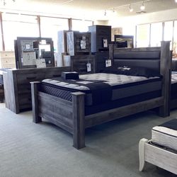 Wynnlow 4pc King Poster Bed Set