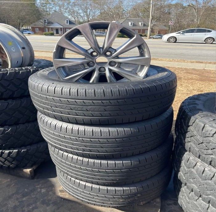 265 70 17 Robust Off-Road Performance Tire consumer performance
