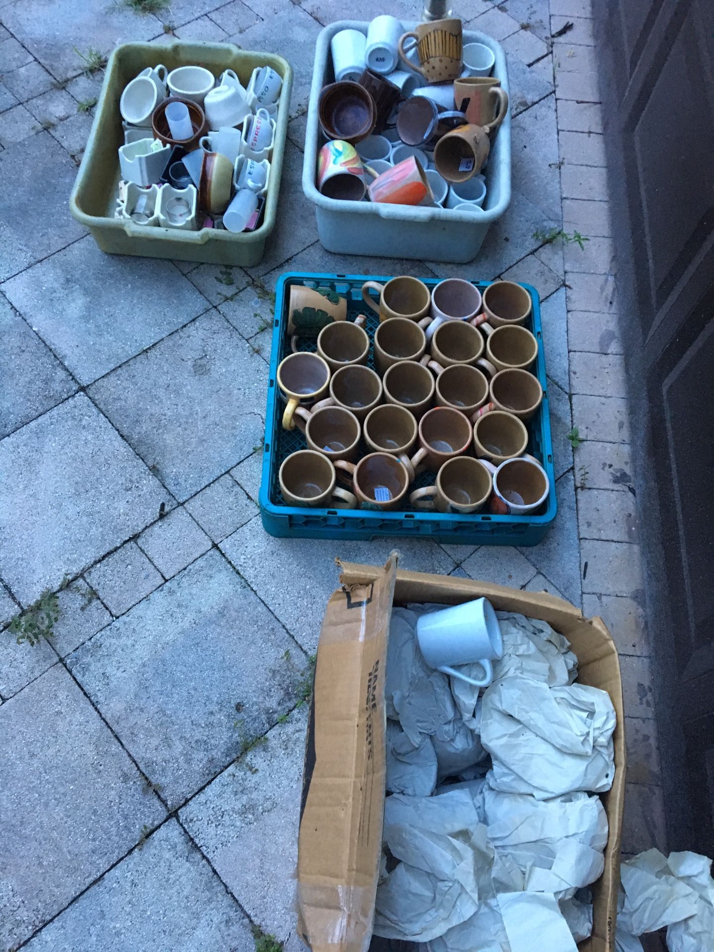 Several coffee mugs/tea mugs/espresso mugs/etc