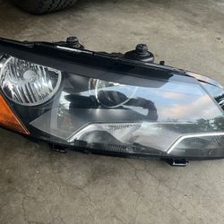 2014 VW Passat R/L Headlight OEM