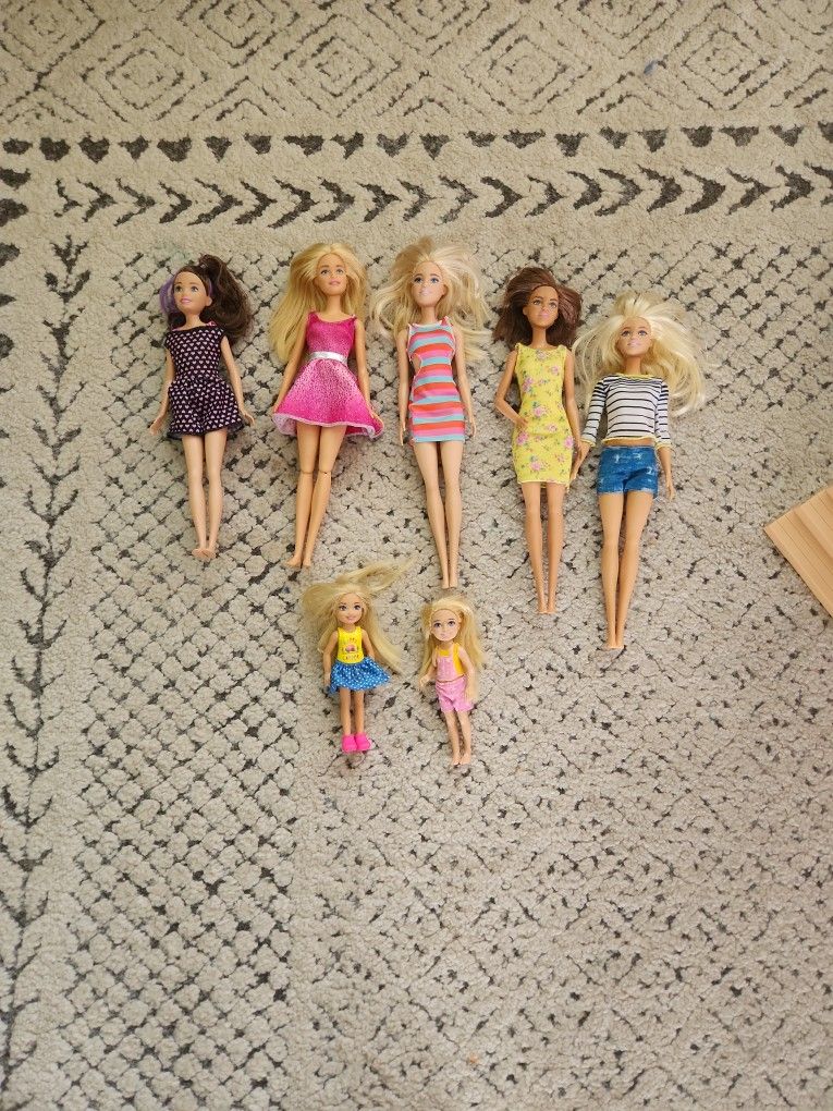 7 Barbies