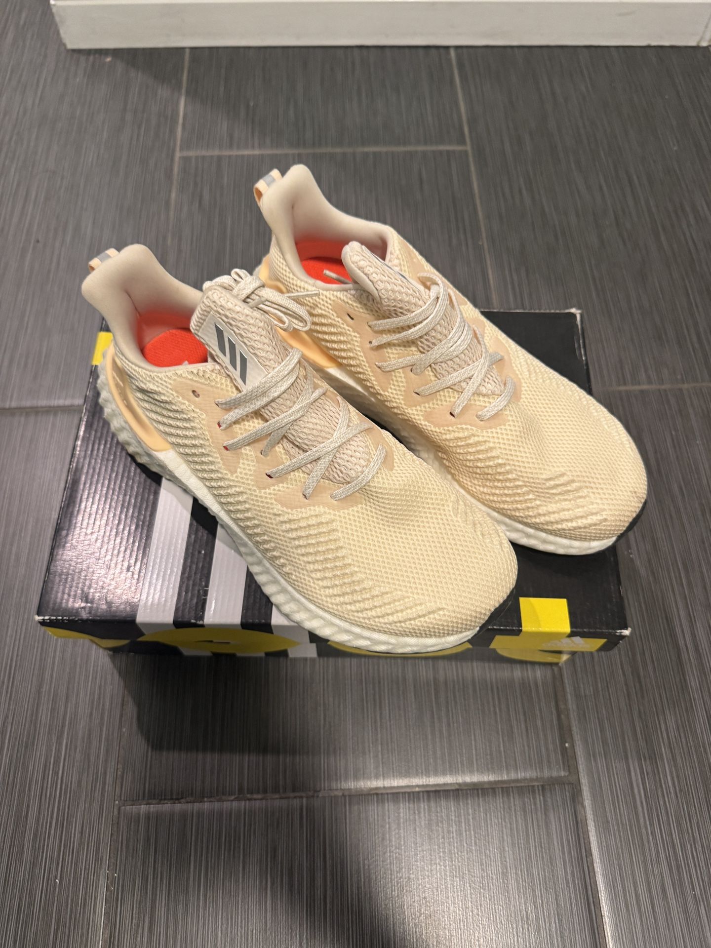 Adidas alphaboost