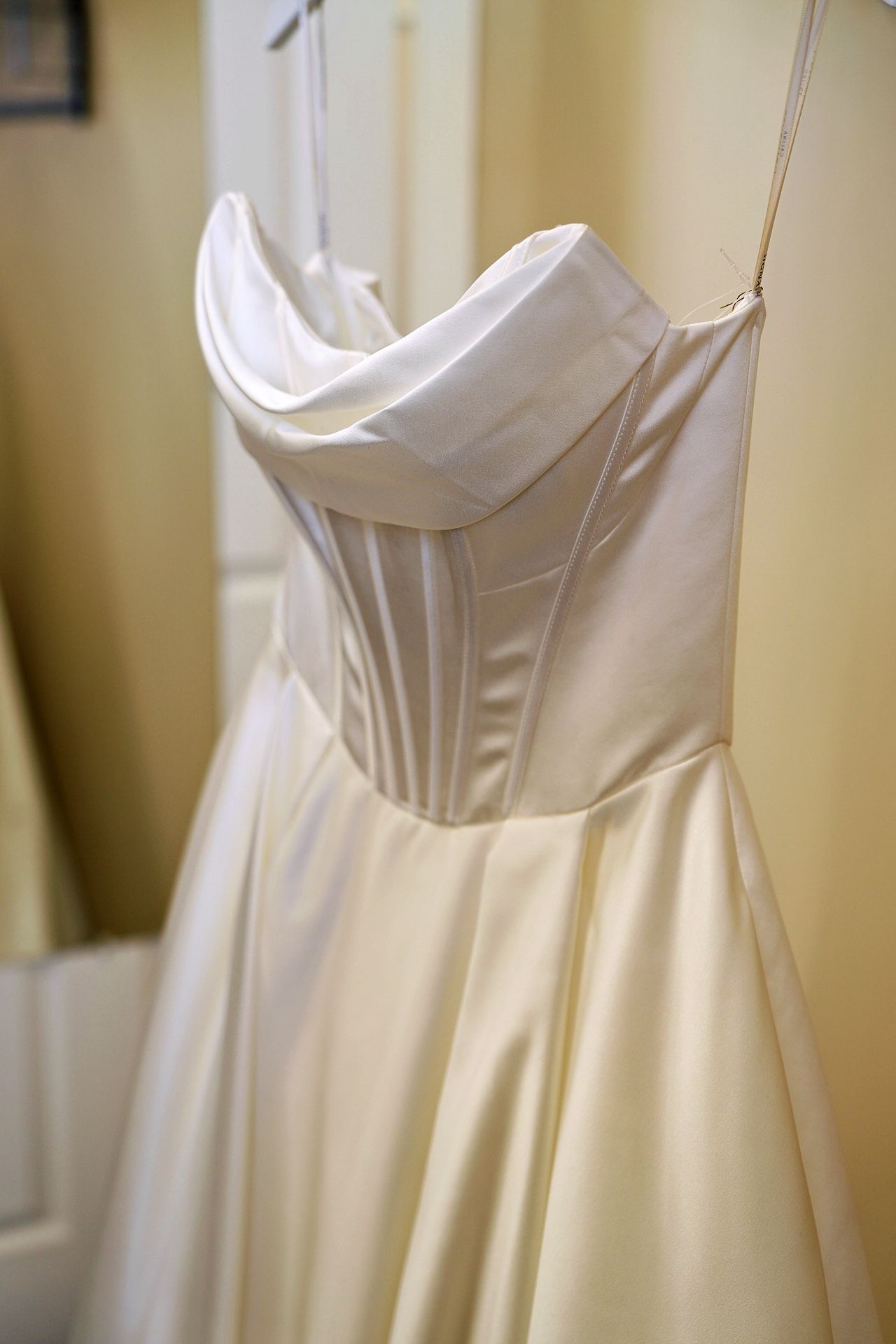 galina signature sculpted corset bodice satin wedding dress Sculpted Corset Bodice Satin Wedding Dress STYLE# SWG1031 for Sale in Las Vegas, NV
