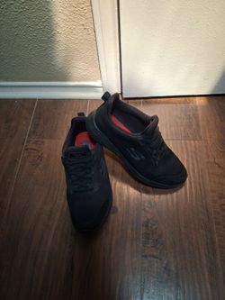 Women shoe sketcher size 8.5 use 3 time in good condition