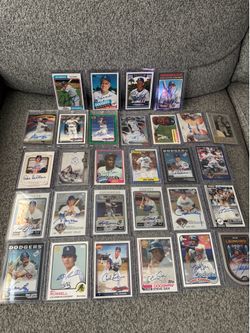 Lot of Los Angeles Dodgers autographed Topps baseball cards