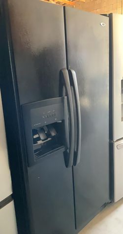 Amana Side By Side Black Refrigerator
