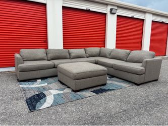 Light Gray Sectional Couch (Free Delivery)🚚
