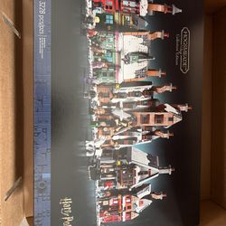 LEGO Harry Potter Hogsmeade Village Collectors’ Edition (Set 76457)  Brand new in box, never opened. LEGO Harry Potter Hogsmeade Vi