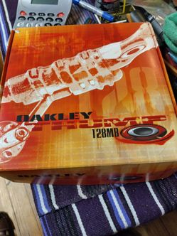 Oakley Thump 128MB