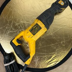 Used DEWALT DWE305 Reciprocating Saw - Tested 
