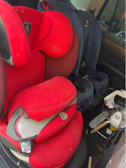 Ferrari car seat! Very safe for 30% of it price