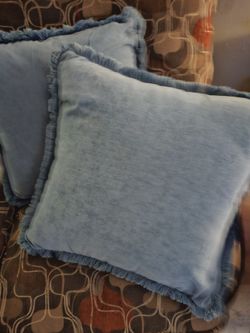 4 BLUE THROW PILLOWS