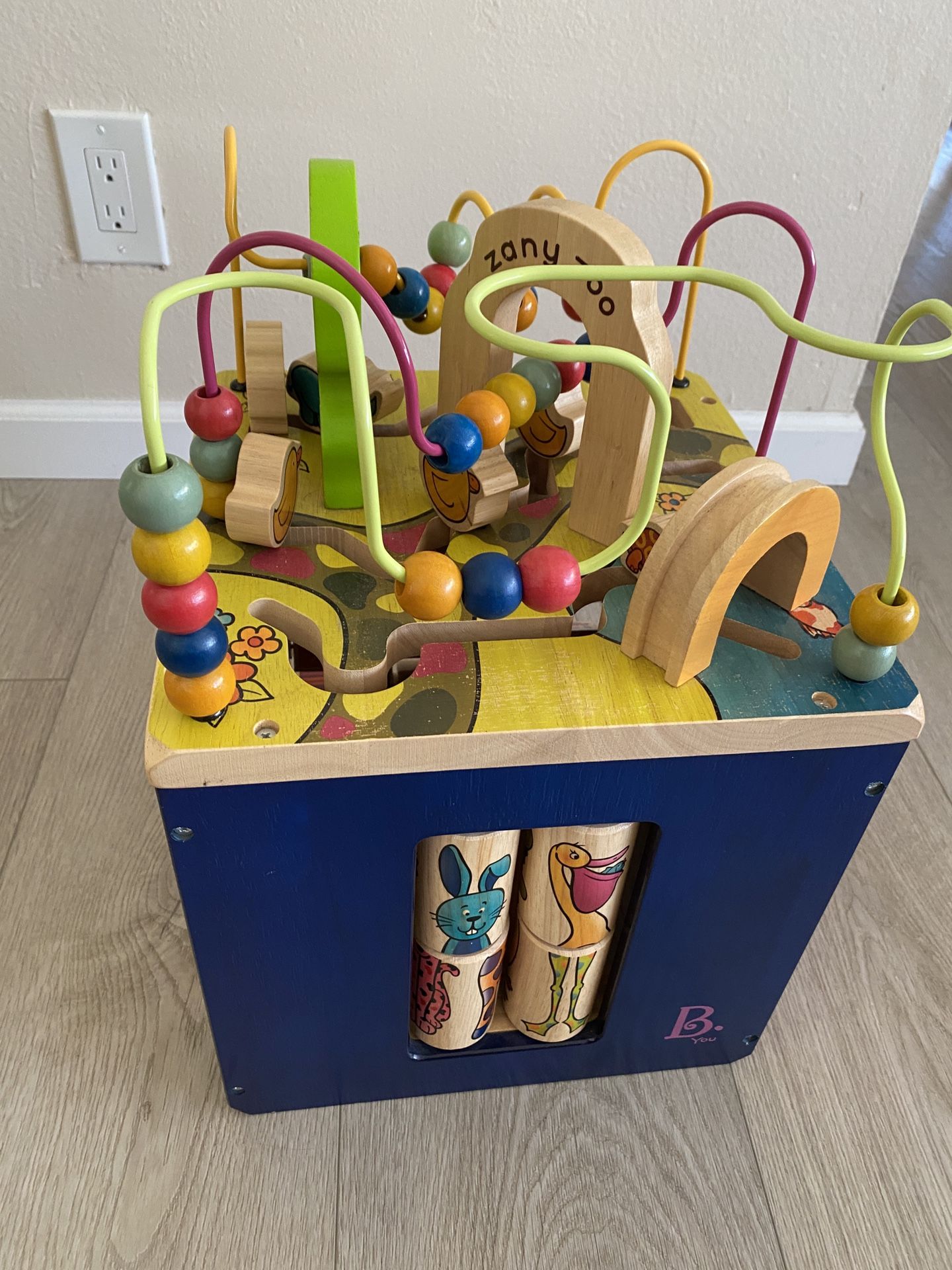 Zany Zoo Activity Cube