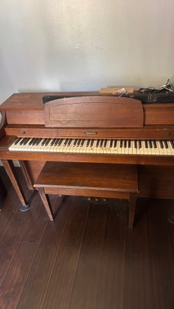 Baldwin piano