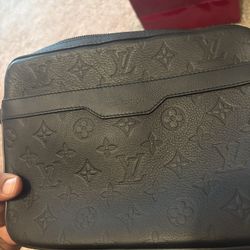 Louis Vuitton Trio Messenger Bag (black)