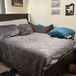 Full Size Bed With Frame, Mattress and Box Springs