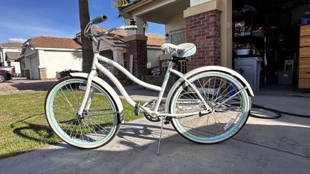 Huffy Women’s Beach Cruiser