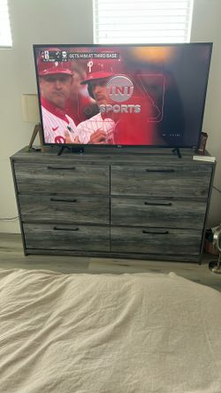 6-Drawer Dresser/TV Stand