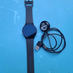 SAMSUNG Galaxy Watch 4 1.73 pulgadas (44 mm) Smartwatch con monitor ECG para salud acondicionamiento físico correr ciclos de sueño GPS detección 