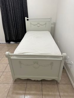 Twin bed