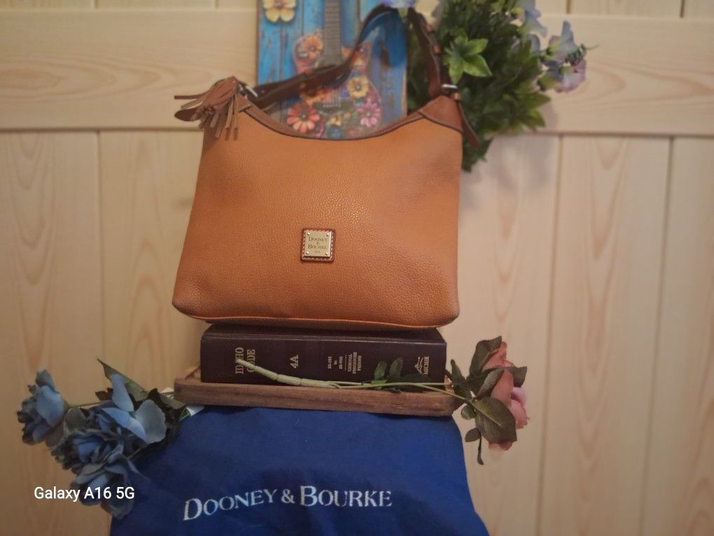 Dooney & Bourke women's purse Large 