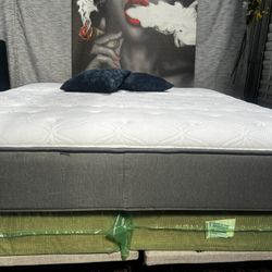 NICE🌟 KING 🌟MATTRESS 🌟ONLY 