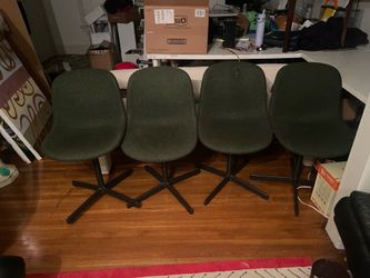 GREEN ERGONOMIC KNOLL STYLE DESIGNER CHAIRS
