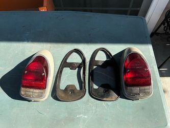 VW Beetle tail light assemblies