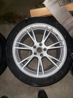 Tesla 19inch gemeni wheels