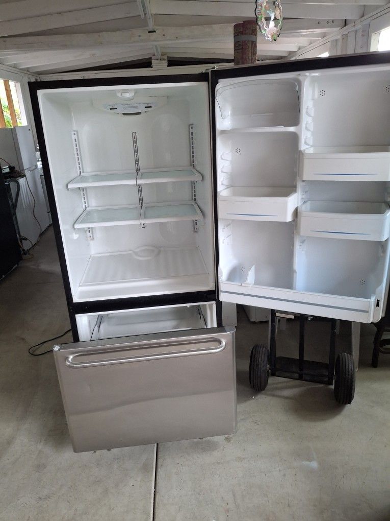Refrigerator For Sale