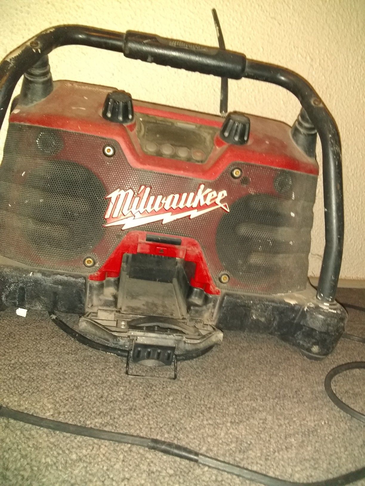 Milwaukee jobsite radio