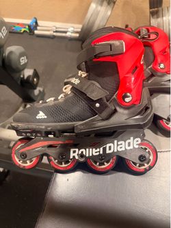 Adjustable (size 5-8) rollerblades