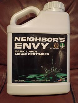 Grass liquid lawn fertilizer
