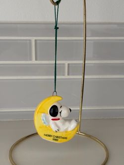 Peanuts Angel Snoopy On A Crescent Moon Merry Christmas 1980 Ceramic Ornament