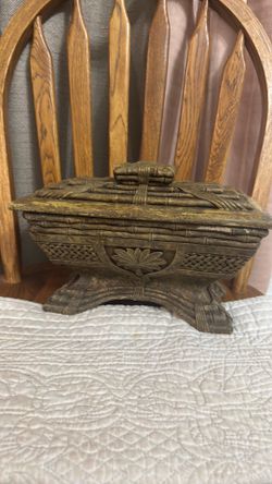 Accent chest