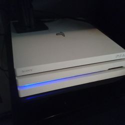 PS4 Pro 