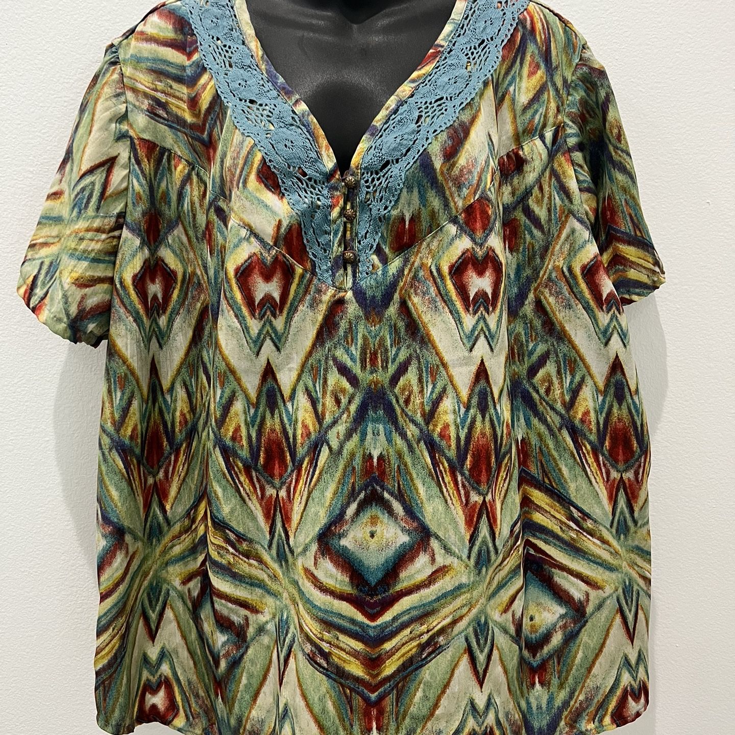 Multi colored Shirt Size 2X 