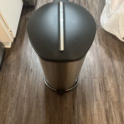 Trash can