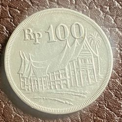 100 Rupees 1973. Vintage Coin Of India 