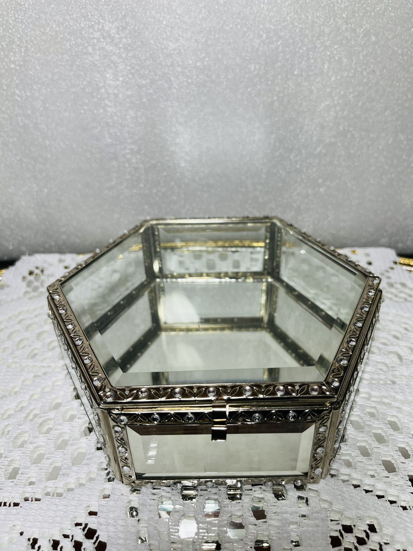 Nicole Miller  Ornate Beveled Glass Mirrored Trinket Jewelry Box