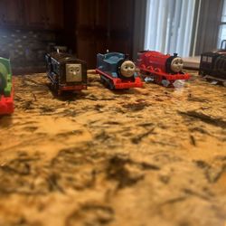 Thomas Engine lot of 6  Collectibles 