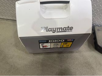 Igloo Playmate Cooler – Classic Portable Cooler – Great Condition