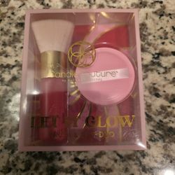 Candie Couture Let It Glow 2 Piece Brush And Puff Duo 