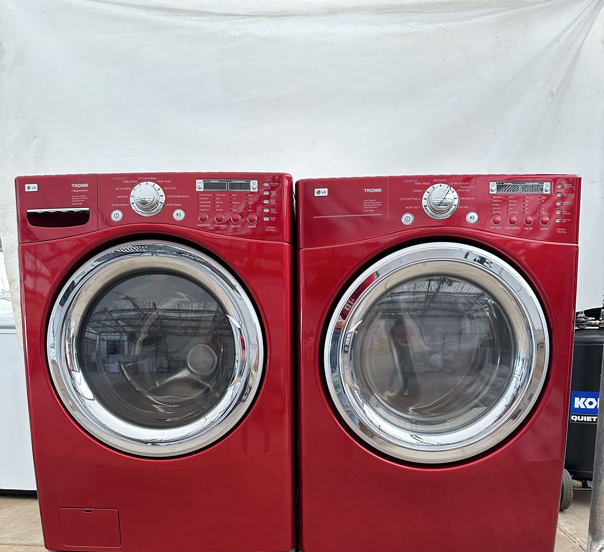 LG Washer And Gas Dryer Laundry Set