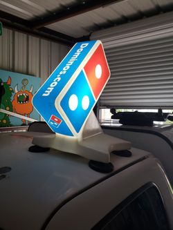 Domino's Car Topper