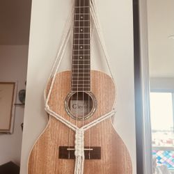Cordoba 15CM Concert Ukulele - Mahogany w/ free wall mount hanger