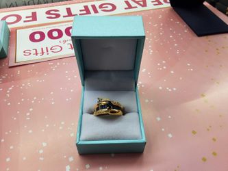 Women's Ring - Yellow Gold 18k (.750) 4.7 grams Size 8